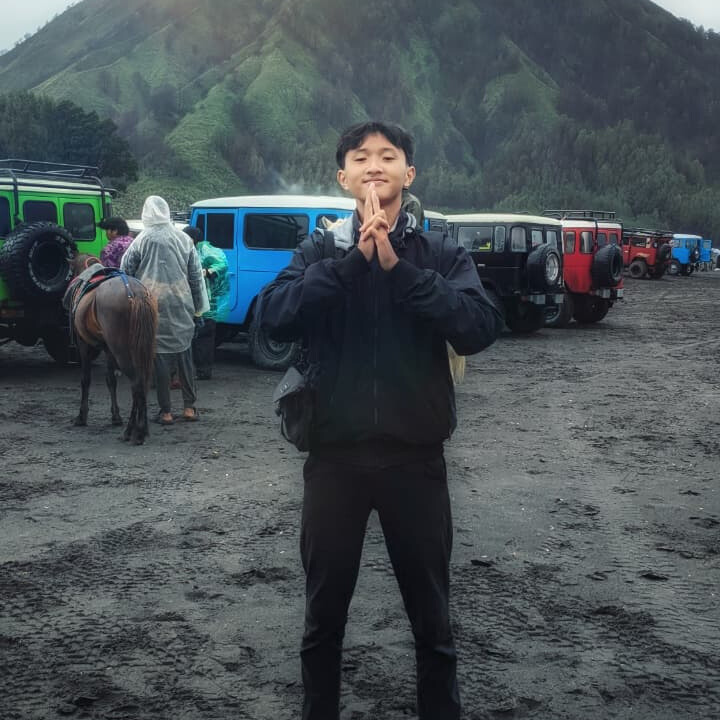 Thama Adgi Syamdhani